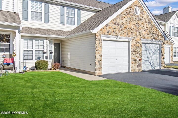 Property Photo: 603 Zinnia Court NJ 08724