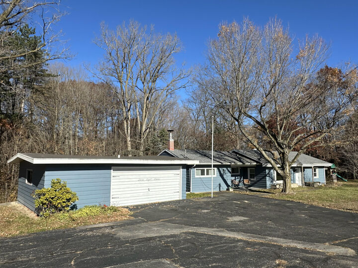 Property Photo: 387 E Glenlord Road MI 49085