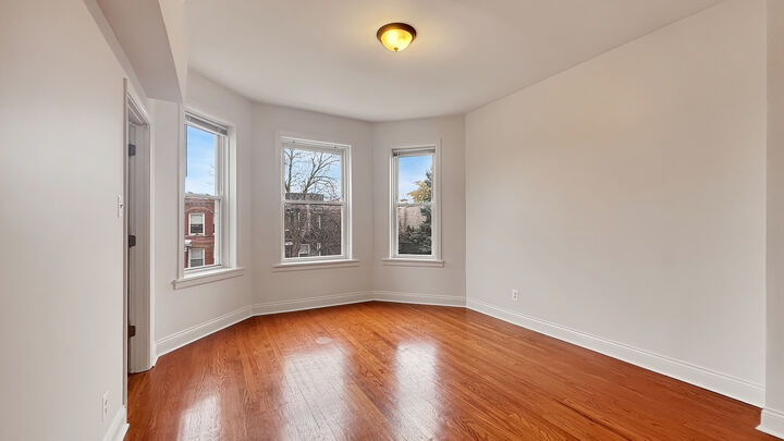 Property Photo: 2308 N Avers Avenue 2 IL 60647