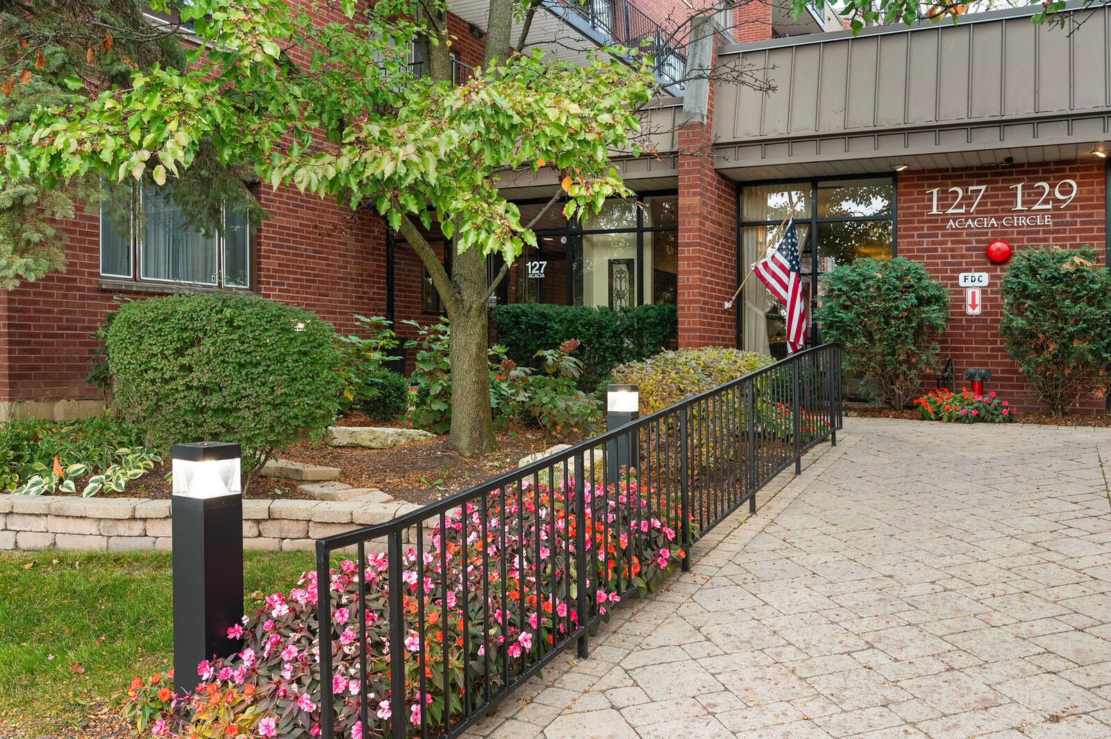 Property Photo:  127 Acacia Circle 304  IL 60525 