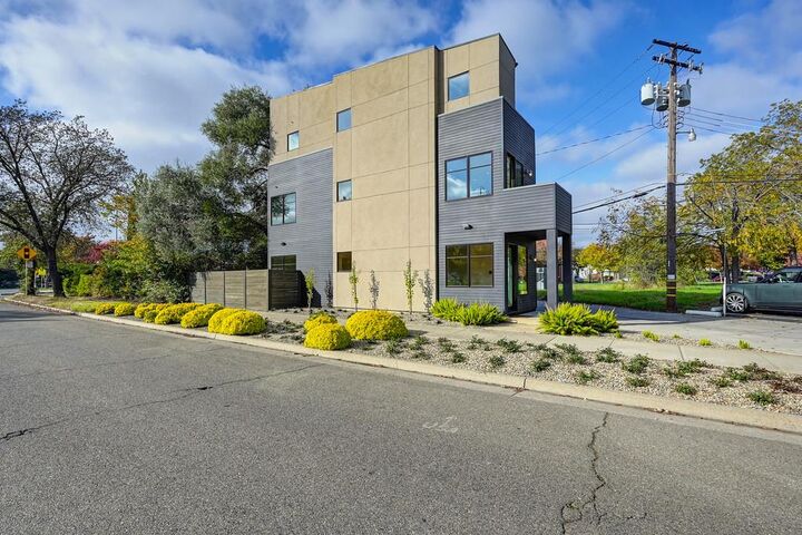 Property Photo:  2730 Victorian Alley  CA 95818 