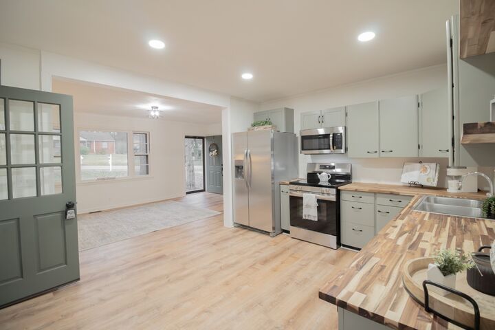 2907 Dunmore Dr  Nashville TN 37214 photo