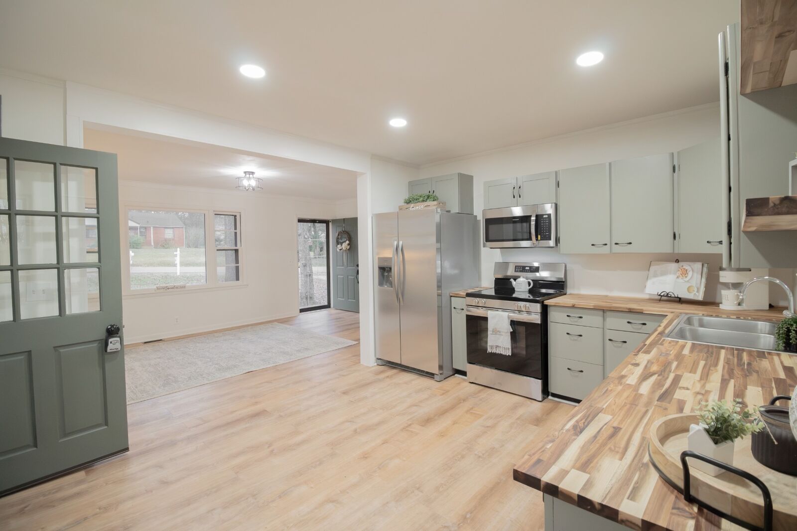 Property Photo:  2907 Dunmore Dr  TN 37214 