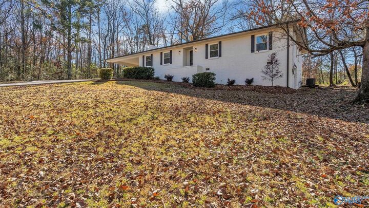 Property Photo:  212 Nottingham Drive  AL 35904 