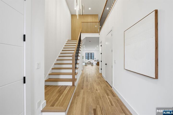 Property Photo: 6 Cedar Court NJ 07627