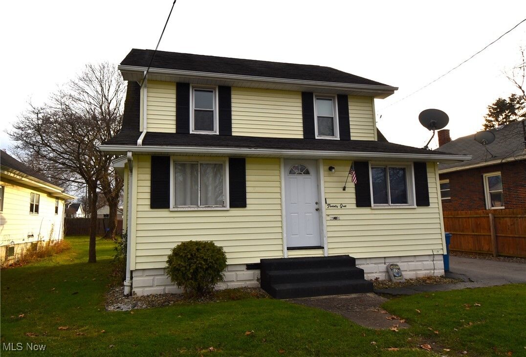 Property Photo: 21 Katherine Street OH 44471