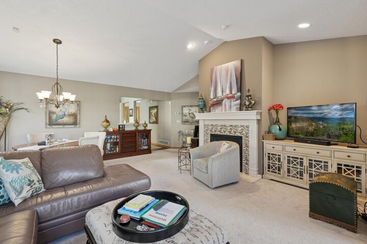 Property Photo:  1602 Wexford Way  MN 55125 