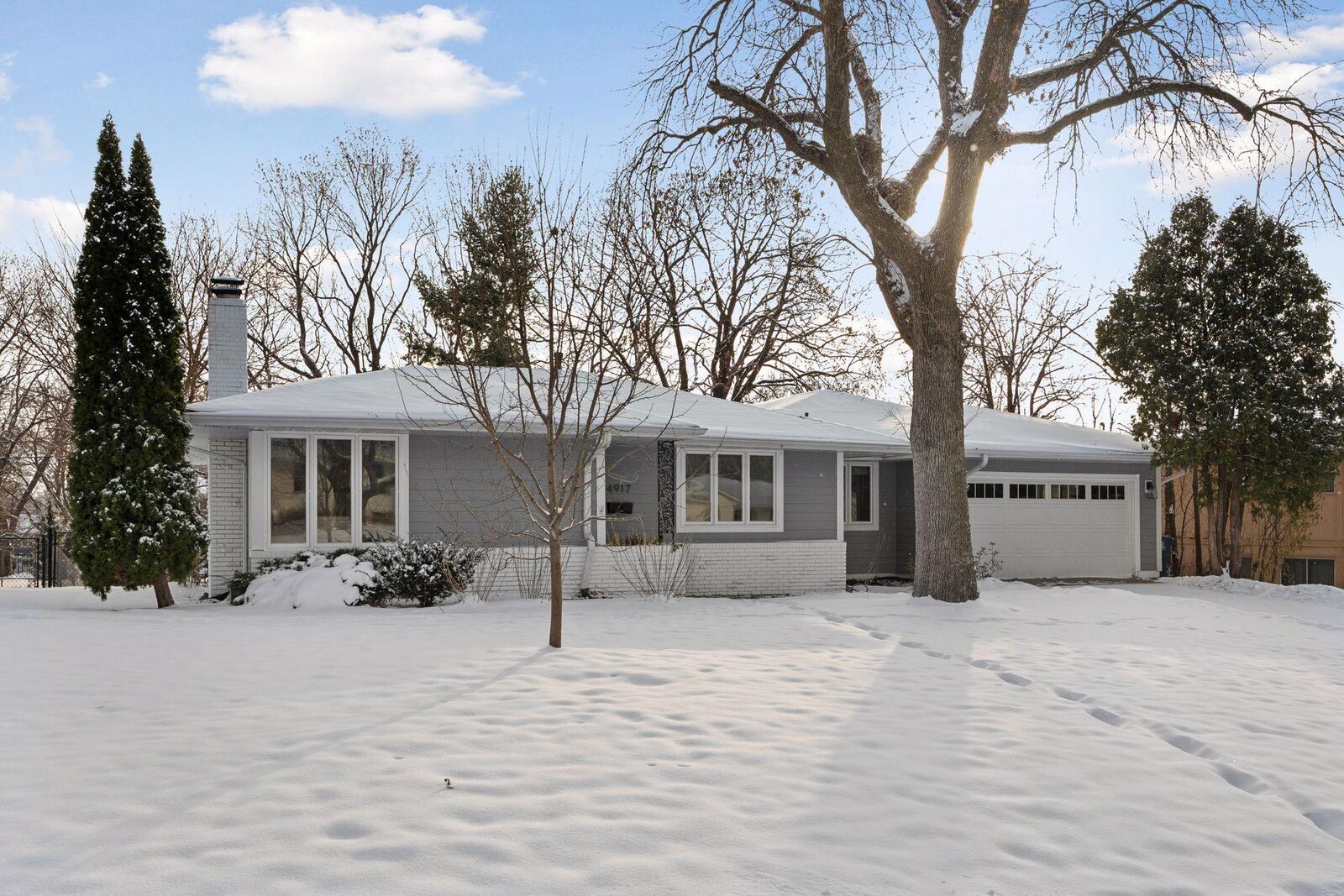Property Photo: 4917 Lantana Lane MN 55435
