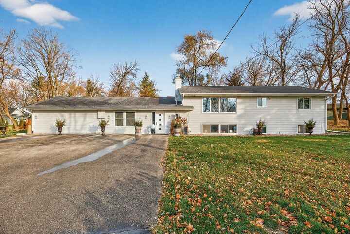 Property Photo:  201 Townes Lane  MN 55391 