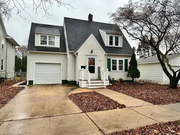 Property Photo:  807 6th Avenue SW  MN 55912 