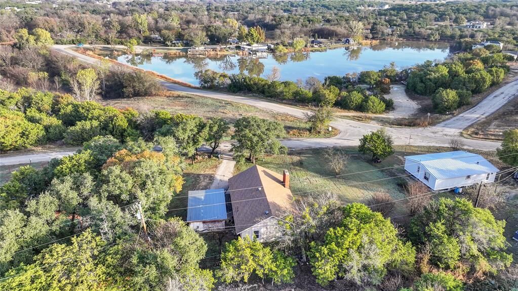 Property Photo: 209 Lakeview Trail TX 76087