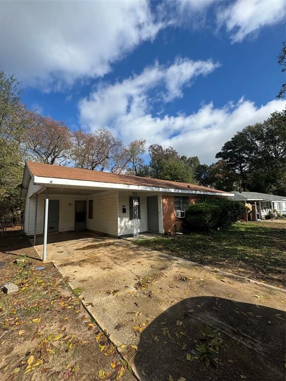 Property Photo:  2624 Lola Lane  LA 71118 