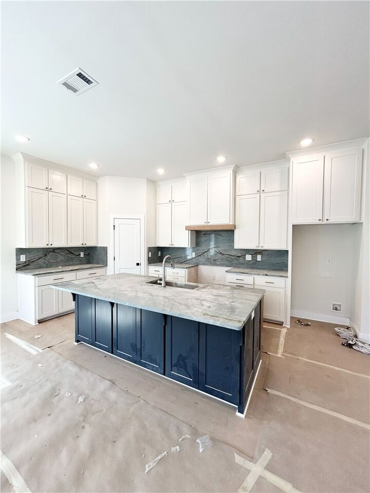 Property Photo:  1448 NW Bella Vista Road  AR 72712 