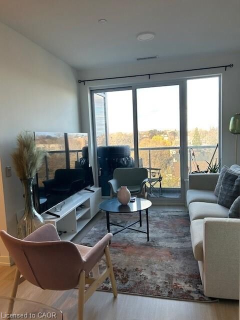 Property Photo: 415 Main Street W 712 ON L8P 0C9