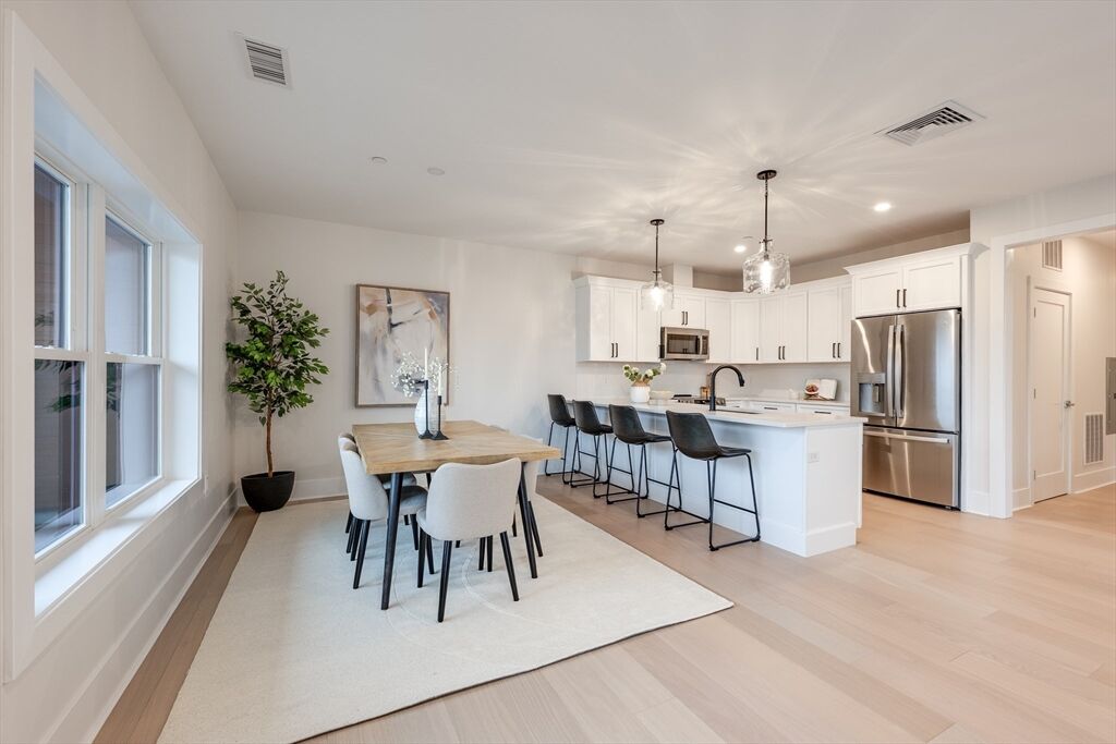 Property Photo:  62 Foundry St 202  MA 01880 