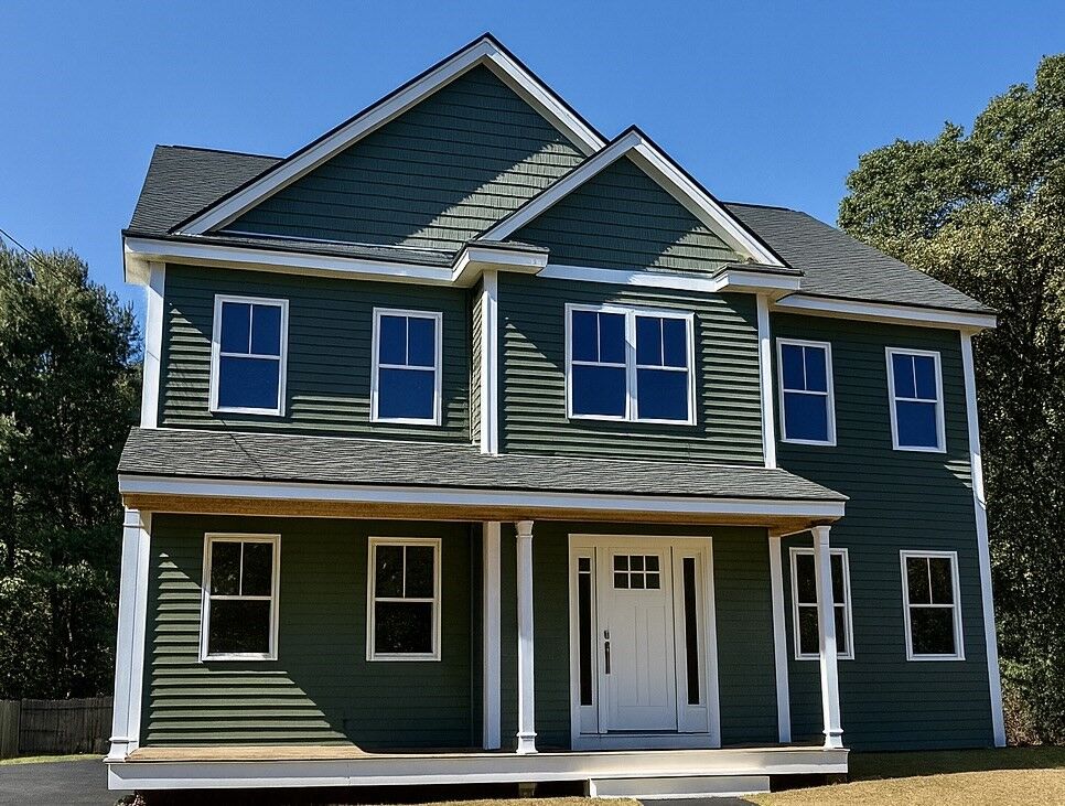 Property Photo:  4 Strand Street  MA 01821 