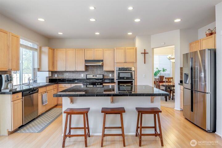 Property Photo: 7205 Perry Avenue SE WA 98092