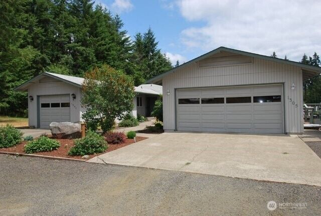 Property Photo: 1305 SE Arcadia Road WA 98584
