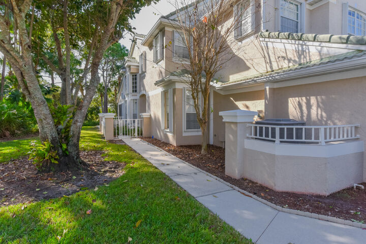 Property Photo:  1567 SW Harbour Isles Circle  FL 34986 