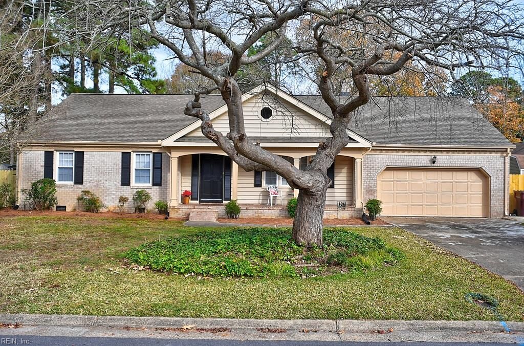 Property Photo:  533 Briarfield Dr  VA 23322 