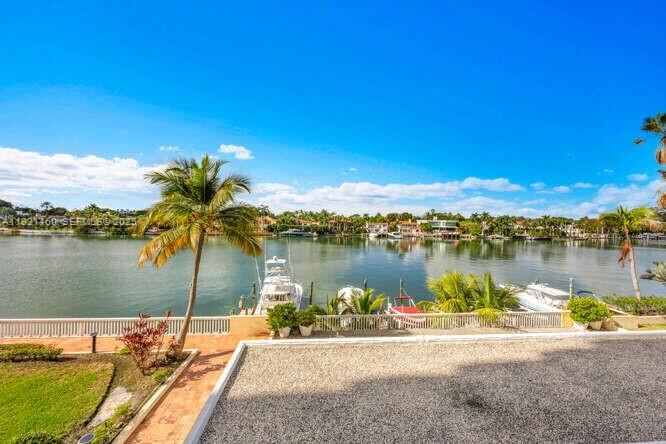 Property Photo:  5600 Collins Ave 4H  FL 33140 