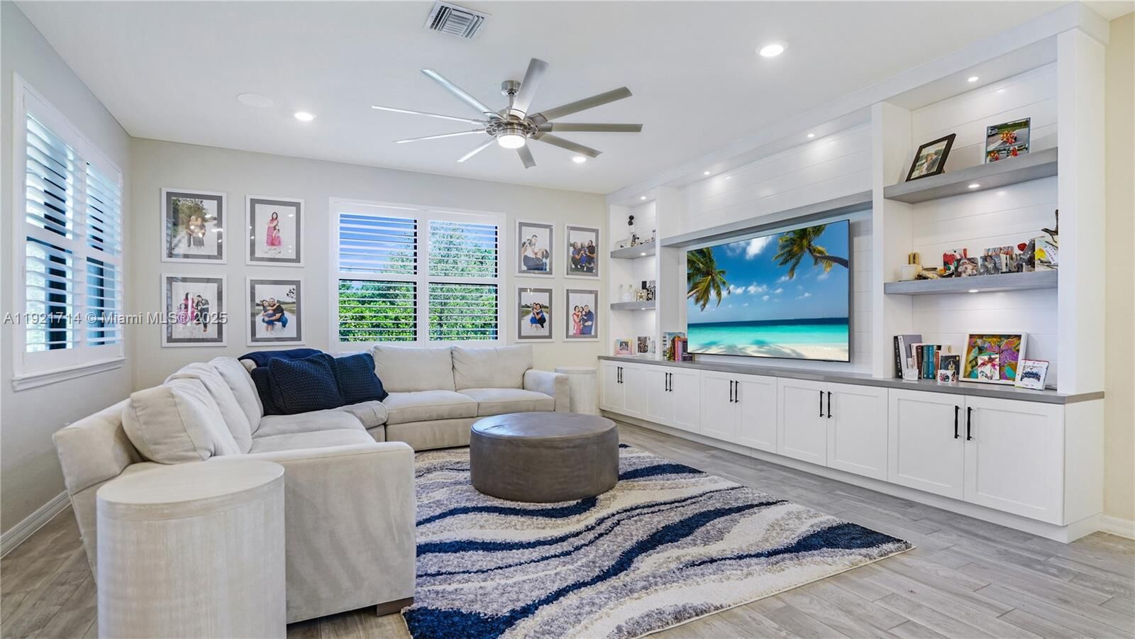 Property Photo:  8605 Patron Ln  FL 33467 