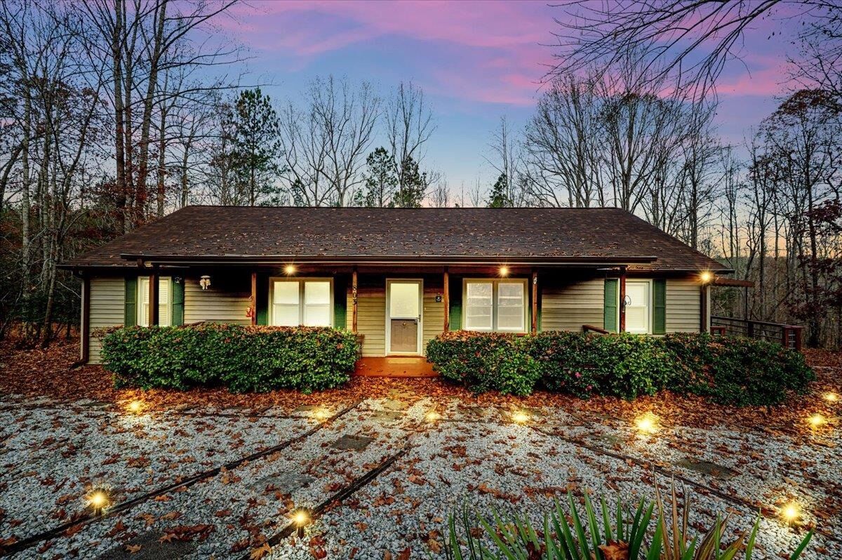 Property Photo:  803 Derrick Road  SC 29374 