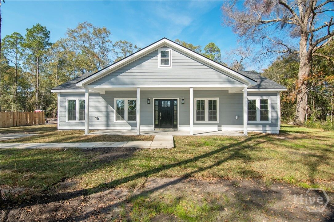 Property Photo:  608 W Ninth Street  GA 31326 