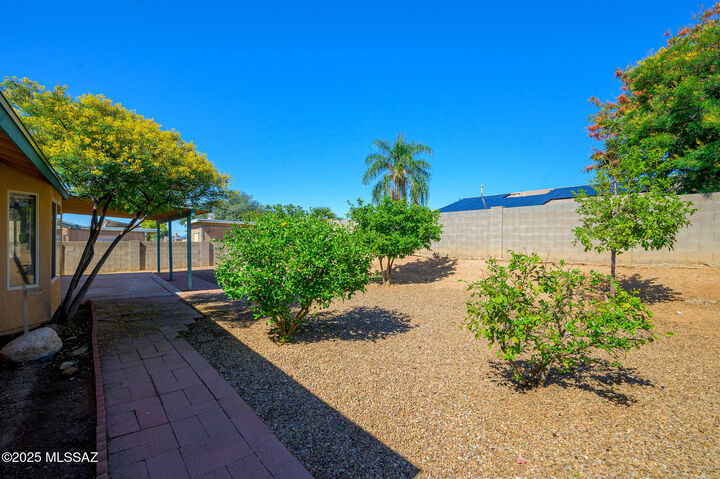 Property Photo:  10235 E Rainbow Meadow Drive  AZ 85747 