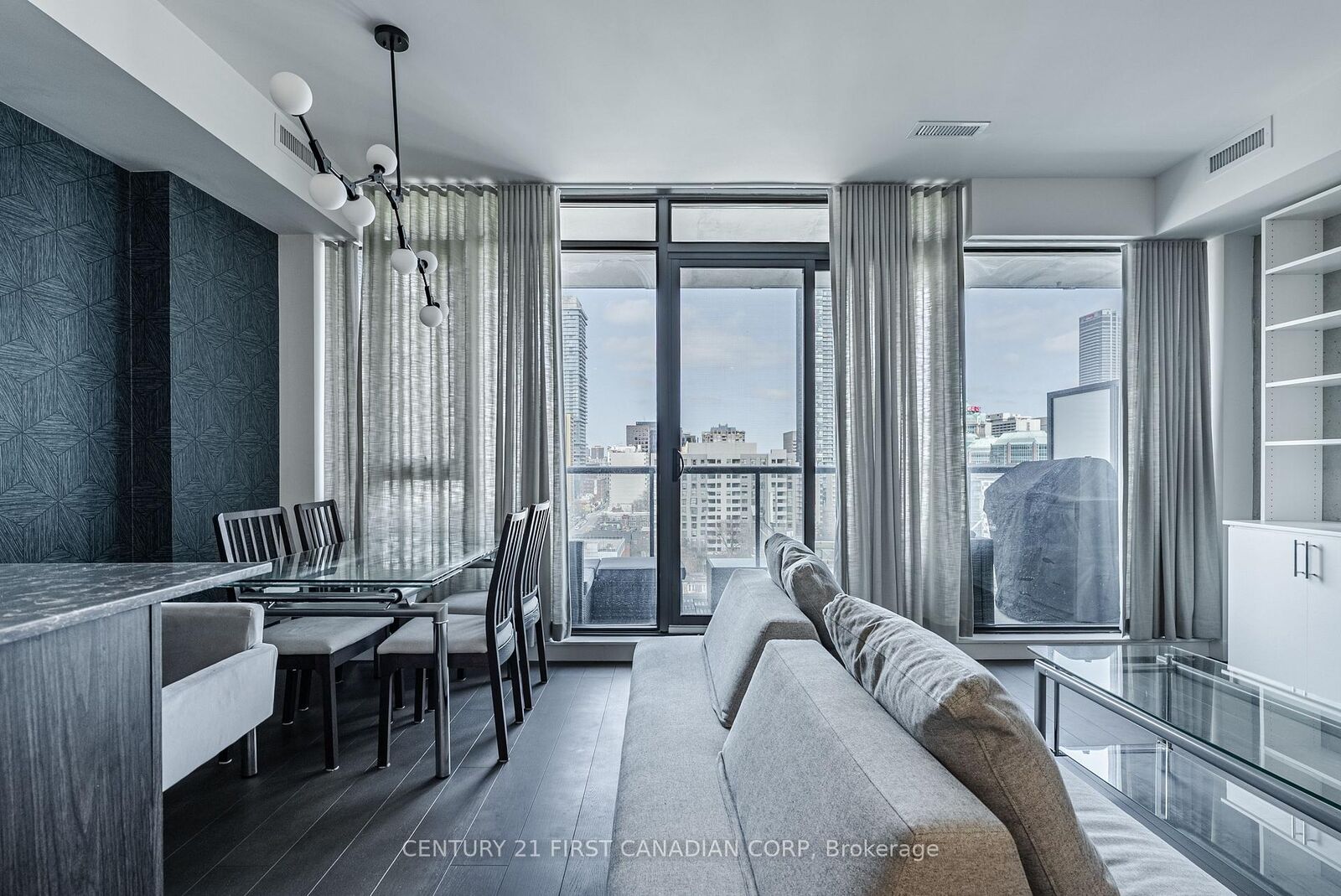 Property Photo:  81 Wellesley Street E 1405  ON M4Y 1C5 