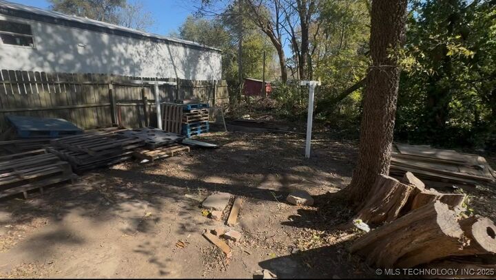 Property Photo:  622 S B Street  OK 74403 