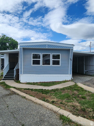 Property Photo:  158 Cushing Way  UT 84041 