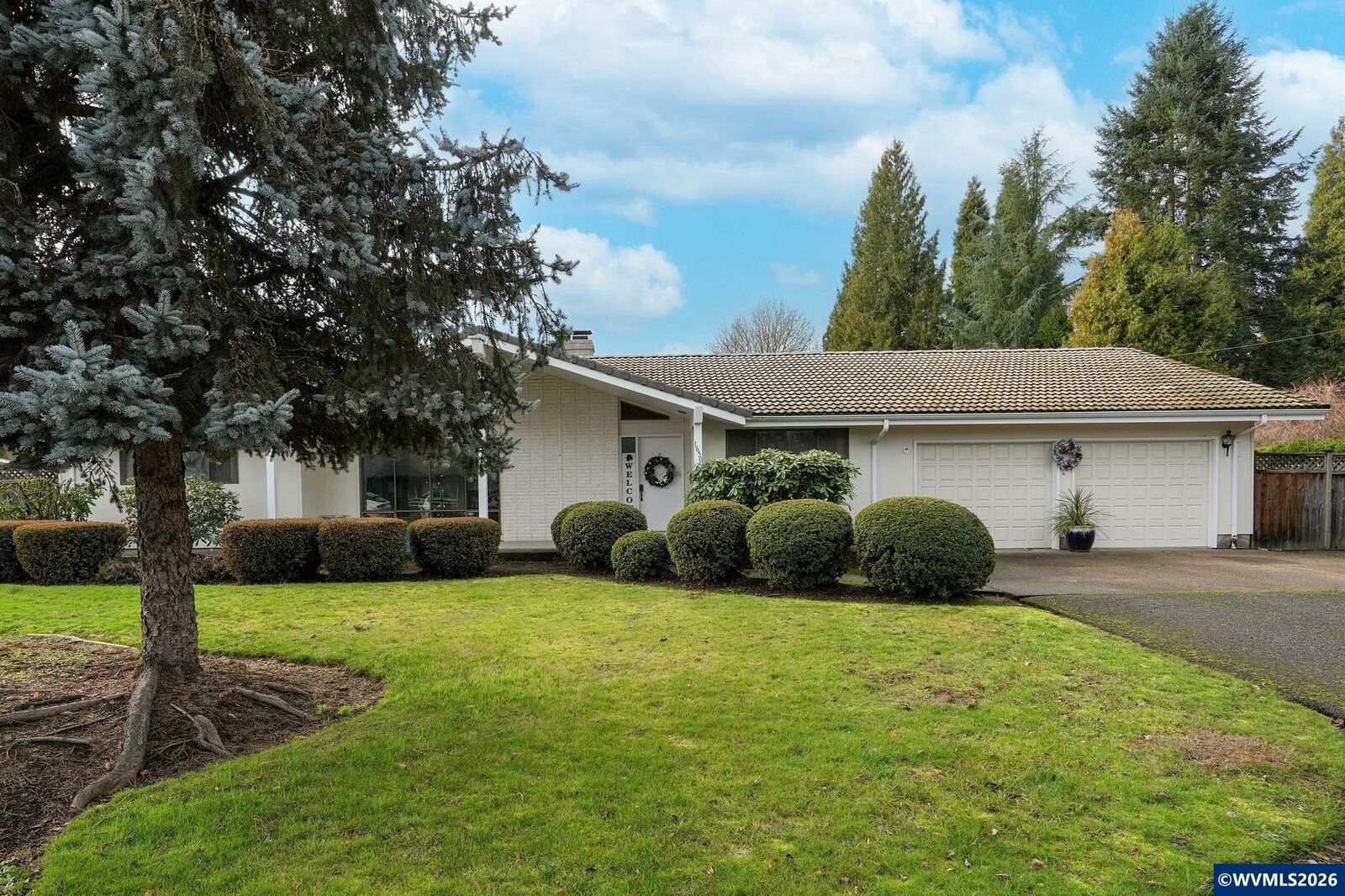 Property Photo: 1650 NW Springhill Dr OR 97321