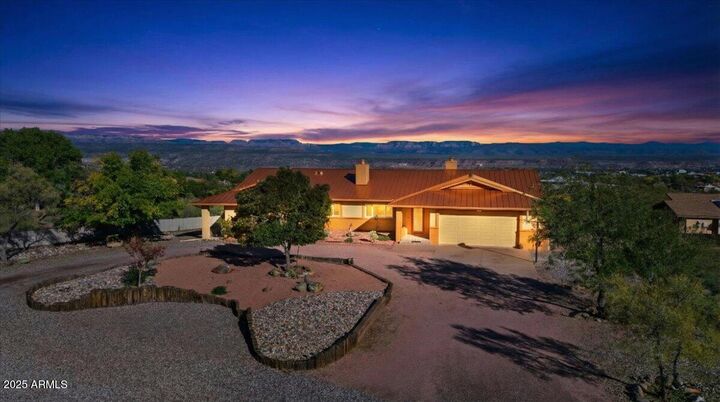 Property Photo:  902 Roberts Road  AZ 86324 