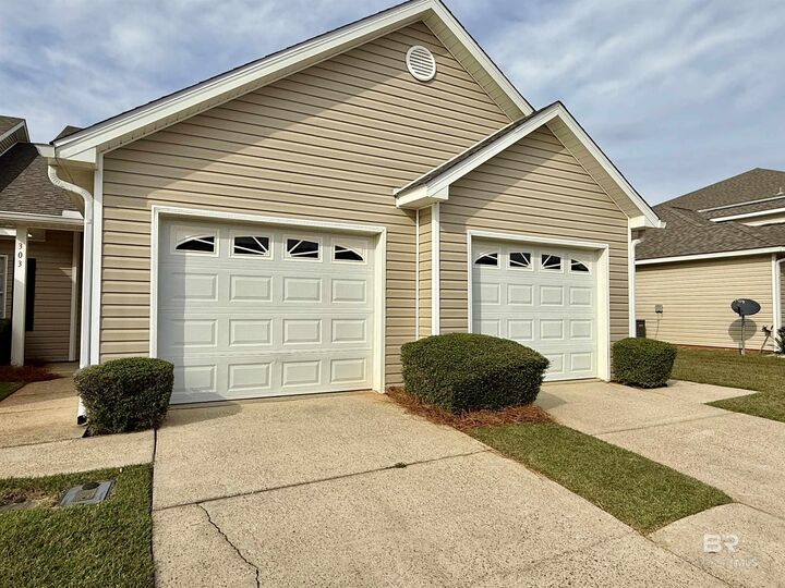 Property Photo:  2651 S Juniper Street 303  AL 36535 