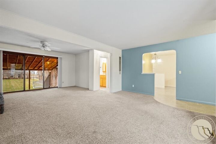 Property Photo:  1627 Yellowstone Ave  MT 59102 