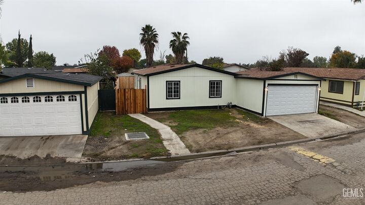 Property Photo: 499 Pacheco Road 127 CA 93307