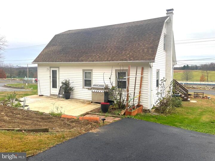 Property Photo: 695 W Kings Highway PA 19320