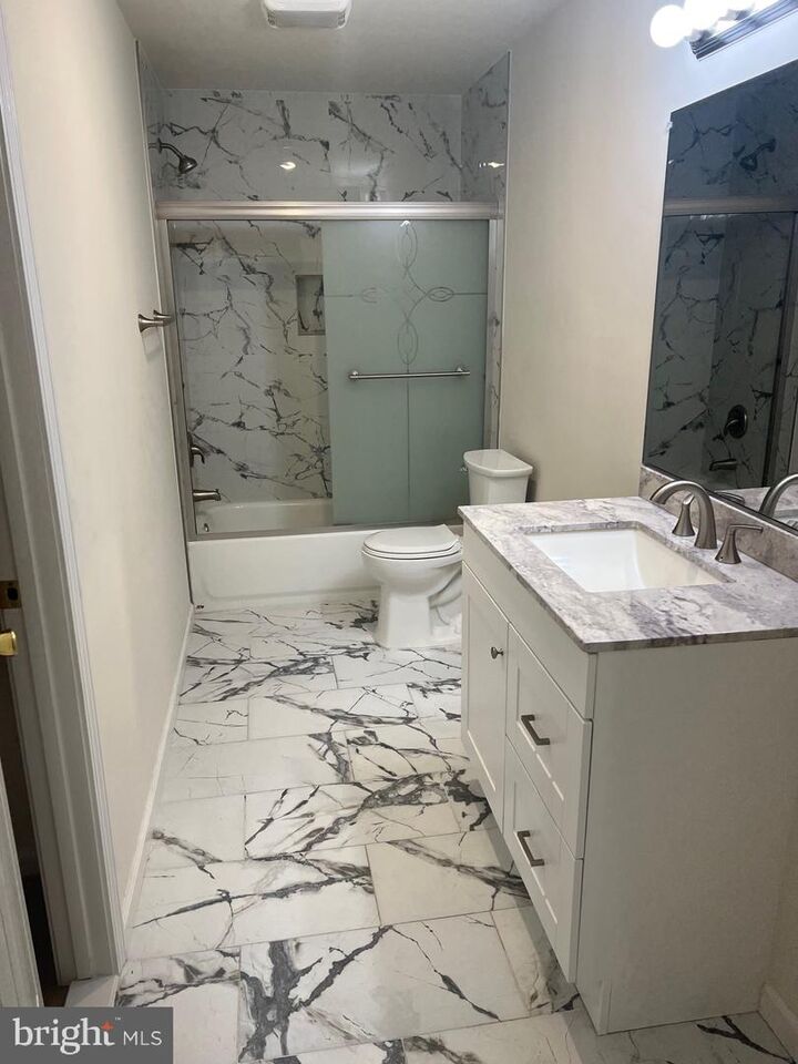 Property Photo:  10600 Wulford Court  VA 20155 