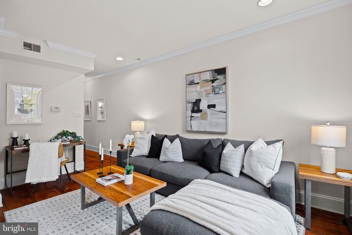 Property Photo:  1708 Pine Street 3F  PA 19103 