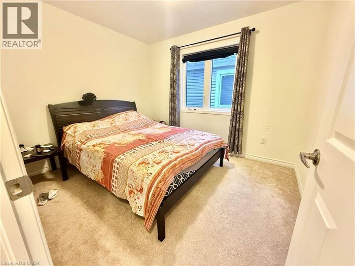 Property Photo:  382 Grovehill Crescent Main  ON N2R 0L5 