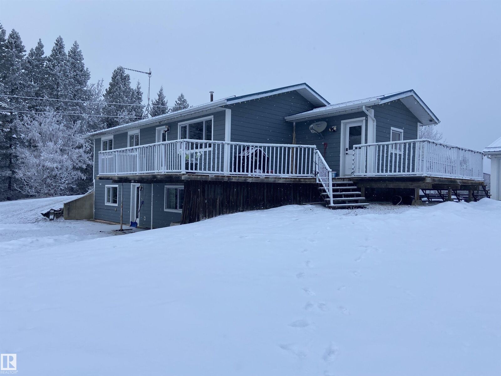 Property Photo: 222082 Township Road 682 AB T9S 2B8
