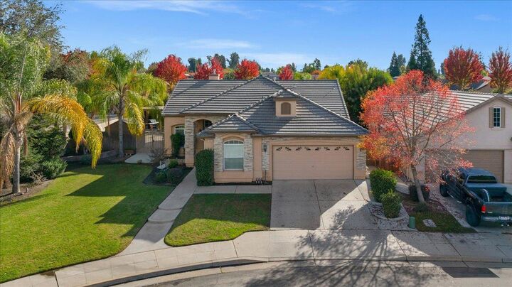1257 E Sarazen Avenue  Fresno CA 93730 photo