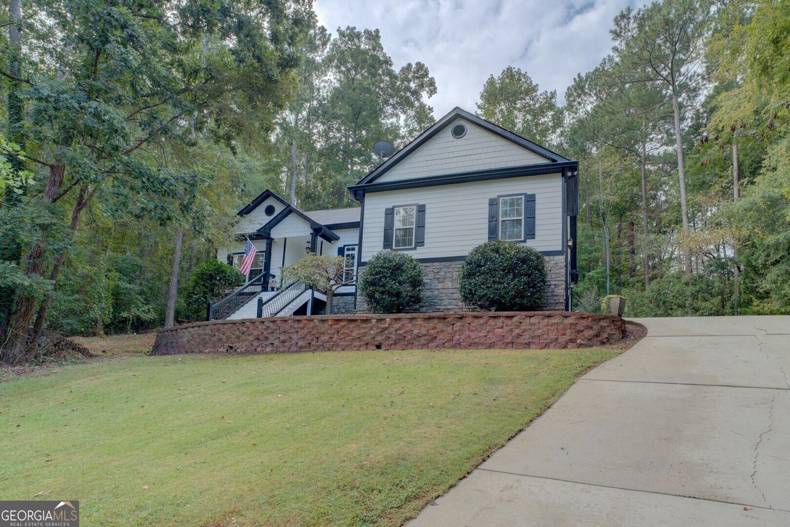 Property Photo: 716 E Mourning Dove Court GA 31064