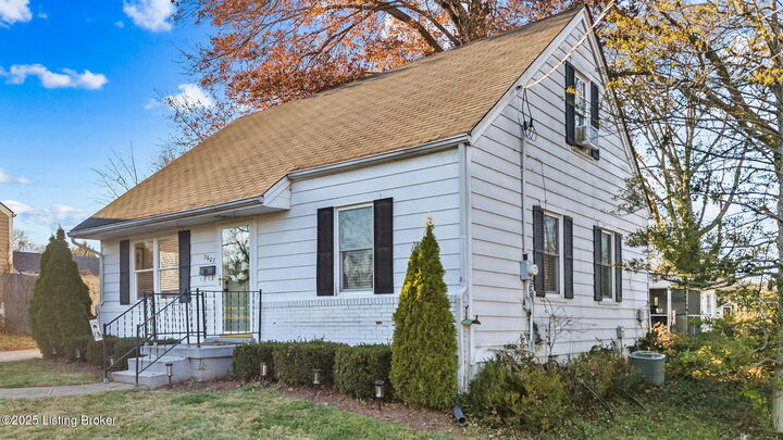 Property Photo:  3607 Locust Ave  KY 40299 