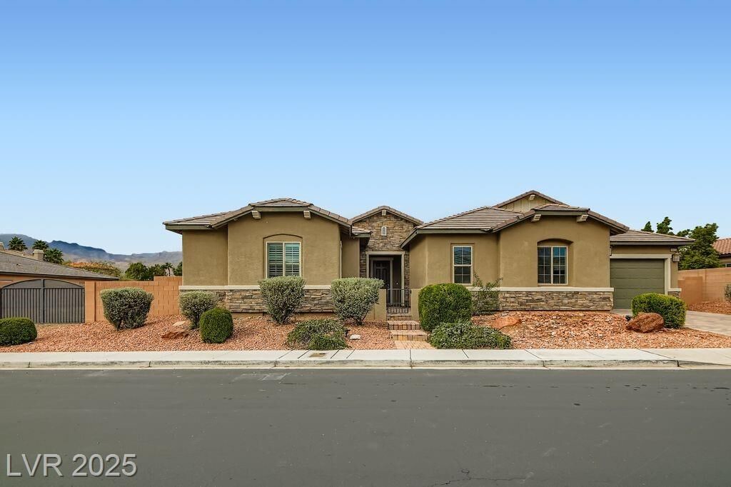 Property Photo: 6823 Willowcroft Street NV 89149
