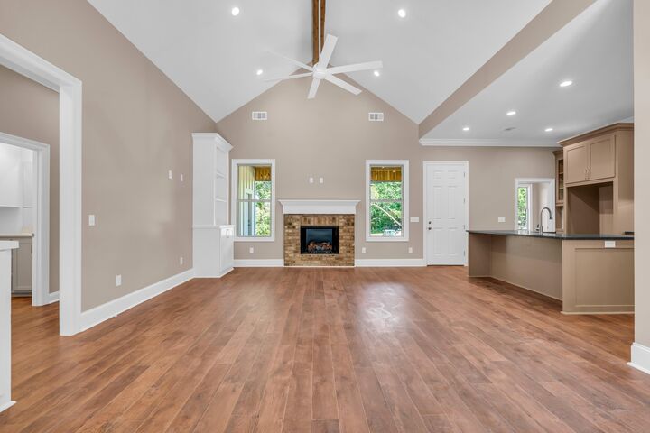 Property Photo: 216 E Briar Lake Dr MS 39759