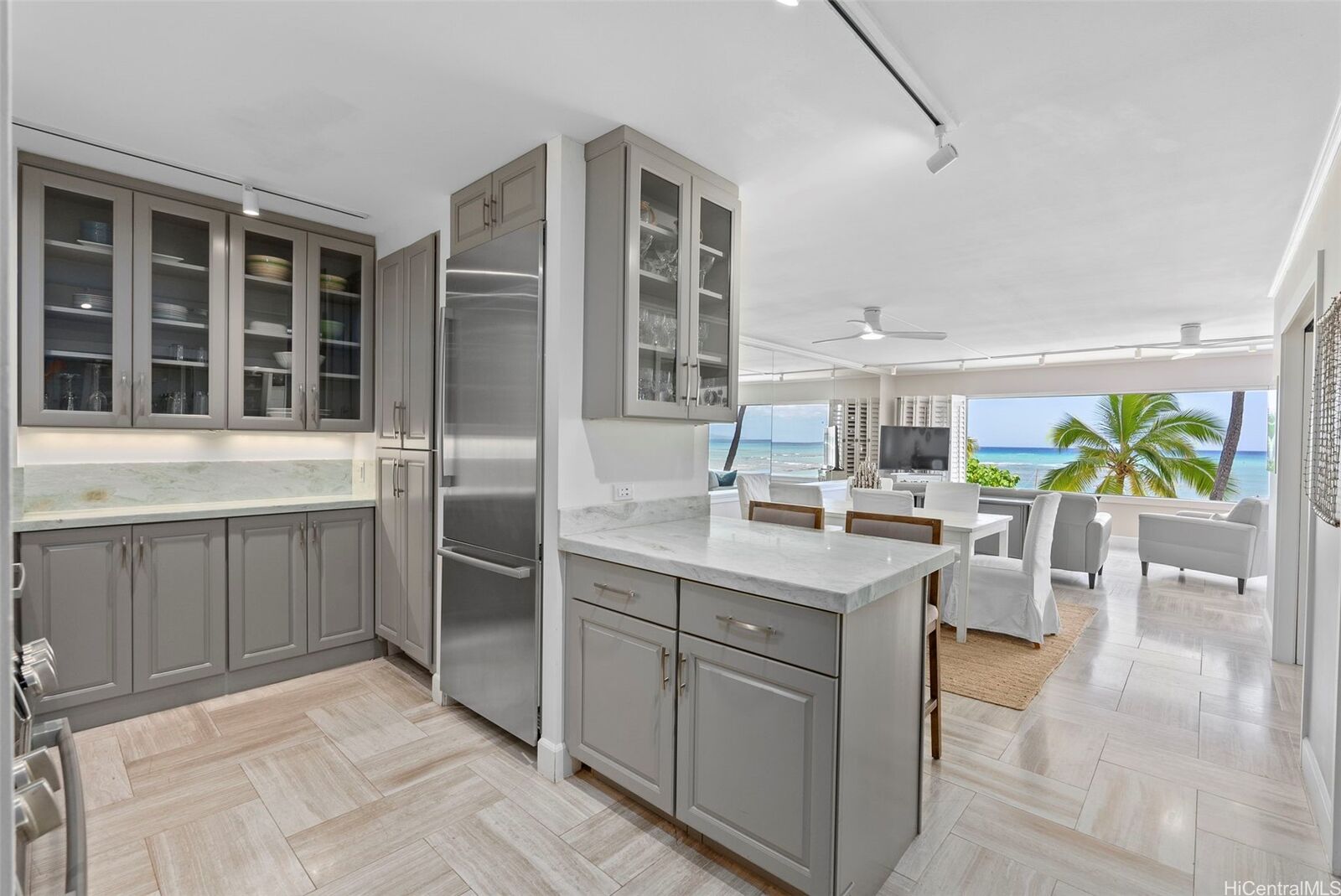 Property Photo:  2895 Kalakaua Avenue 104  HI 96815 