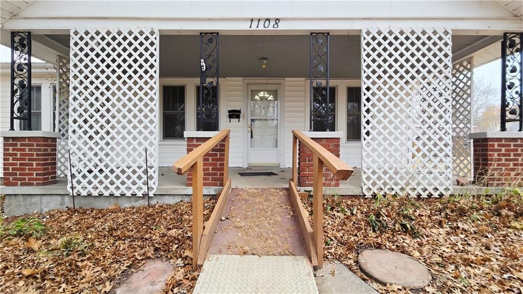 Property Photo: 1108 Roosevelt Avenue MO 64505