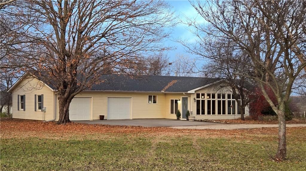 Property Photo:  11850 W 239th Street  KS 66013 